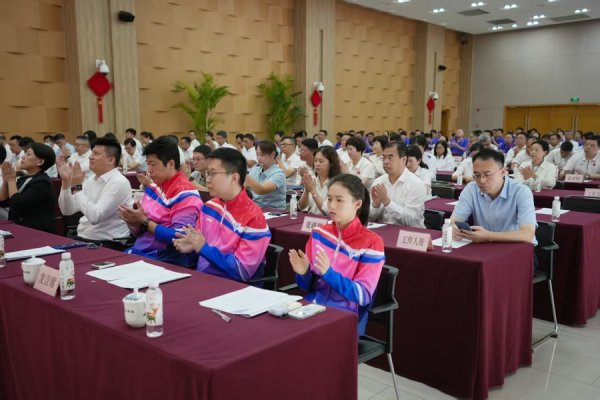 钱龙配资 全运会上海代表团成立大会作交流发言，陈芋汐：展现上海体育人身上的城市精神